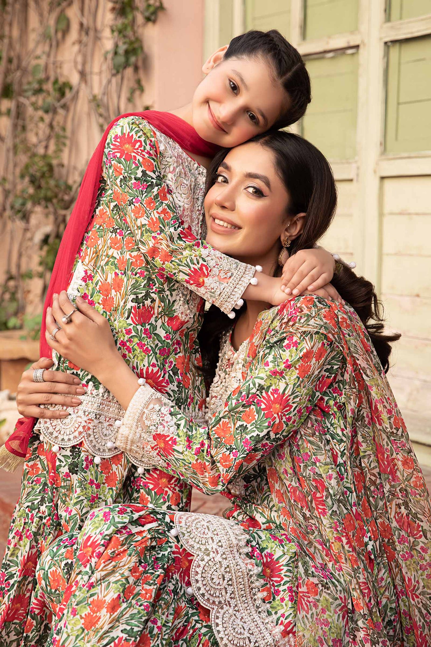 3 PIECE EMBROIDERED LAWN SUIT | DW-EF24-114