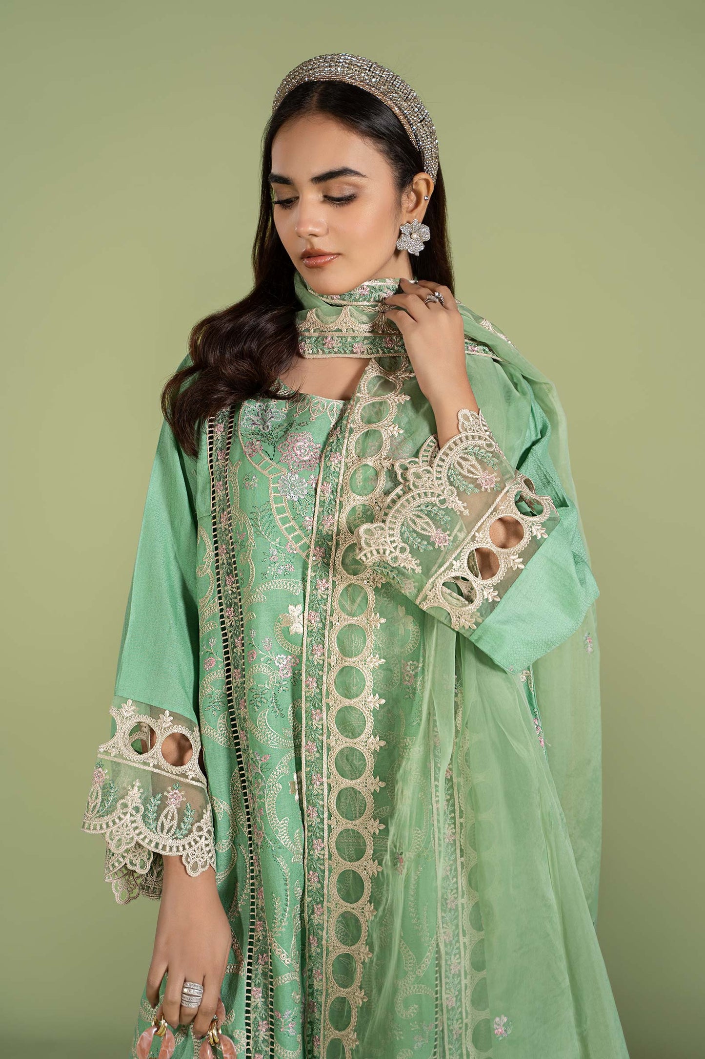 3 PIECE EMBROIDERED LAWN SUIT | DW-EF24-18