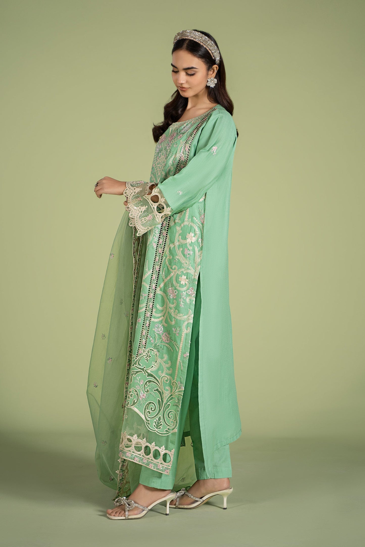 3 PIECE EMBROIDERED LAWN SUIT | DW-EF24-18