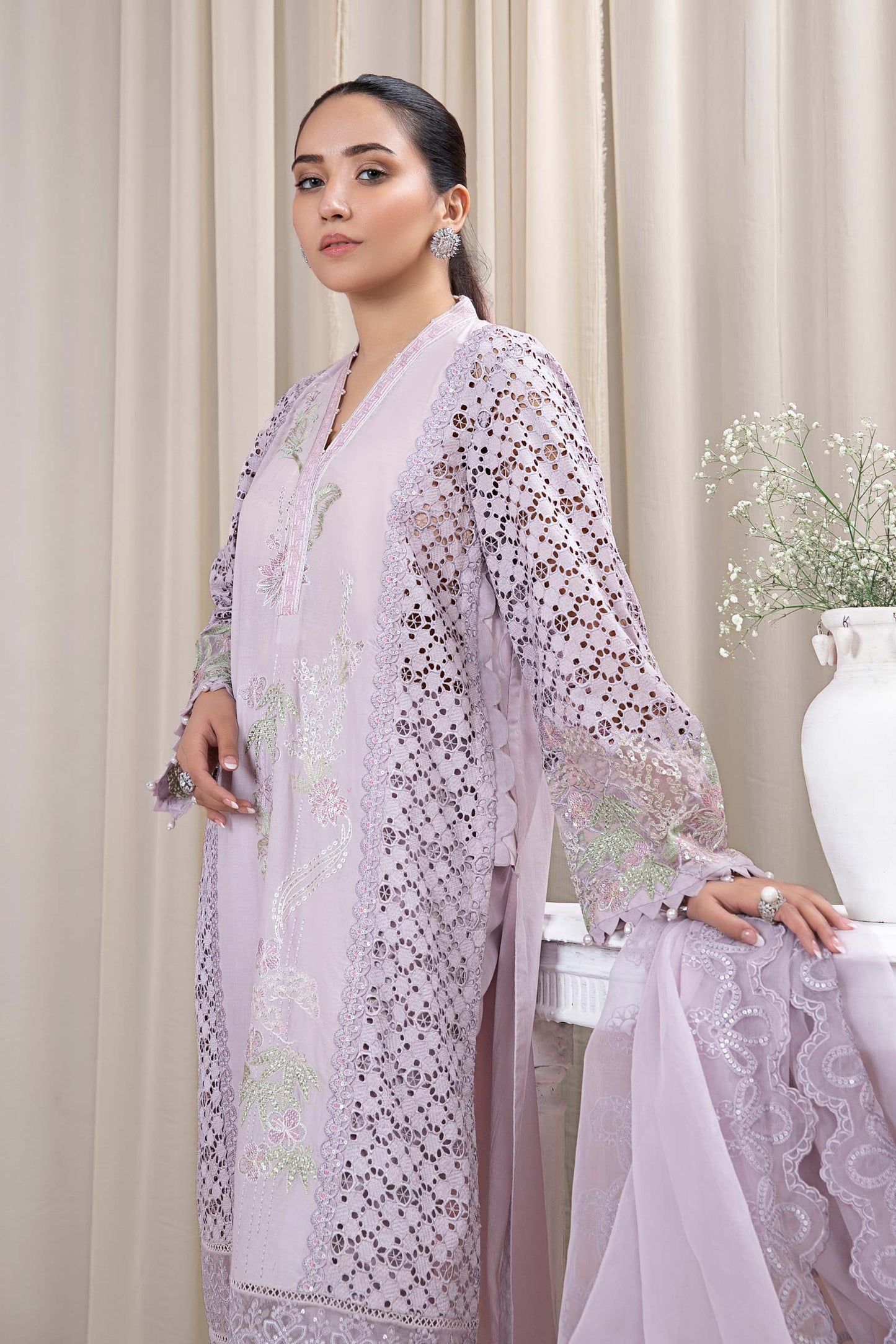 3 PIECE EMBROIDERED LAWN SUIT | DW-EF24-04