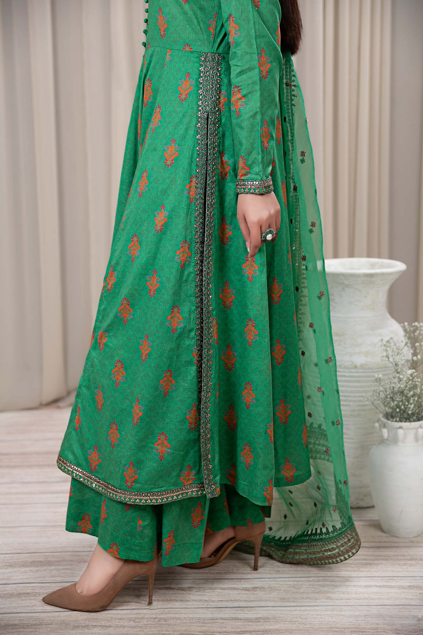 3 PIECE EMBROIDERED LAWN SUIT | DW-EF24-107