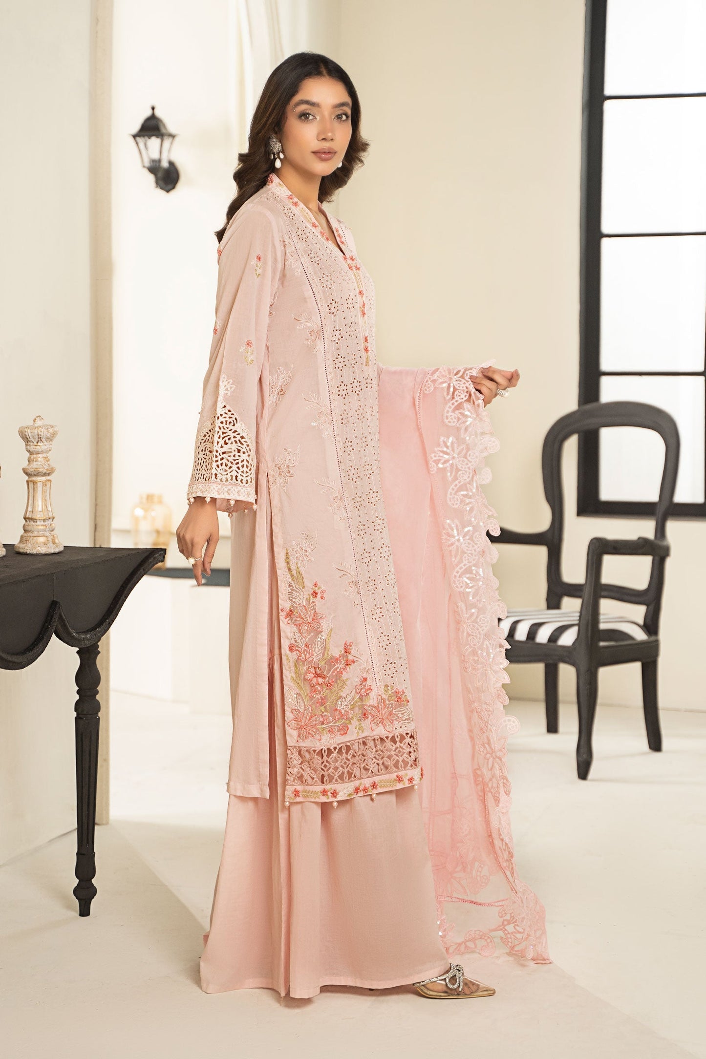 3 PIECE EMBROIDERED LAWN SUIT | DW-EF24-05