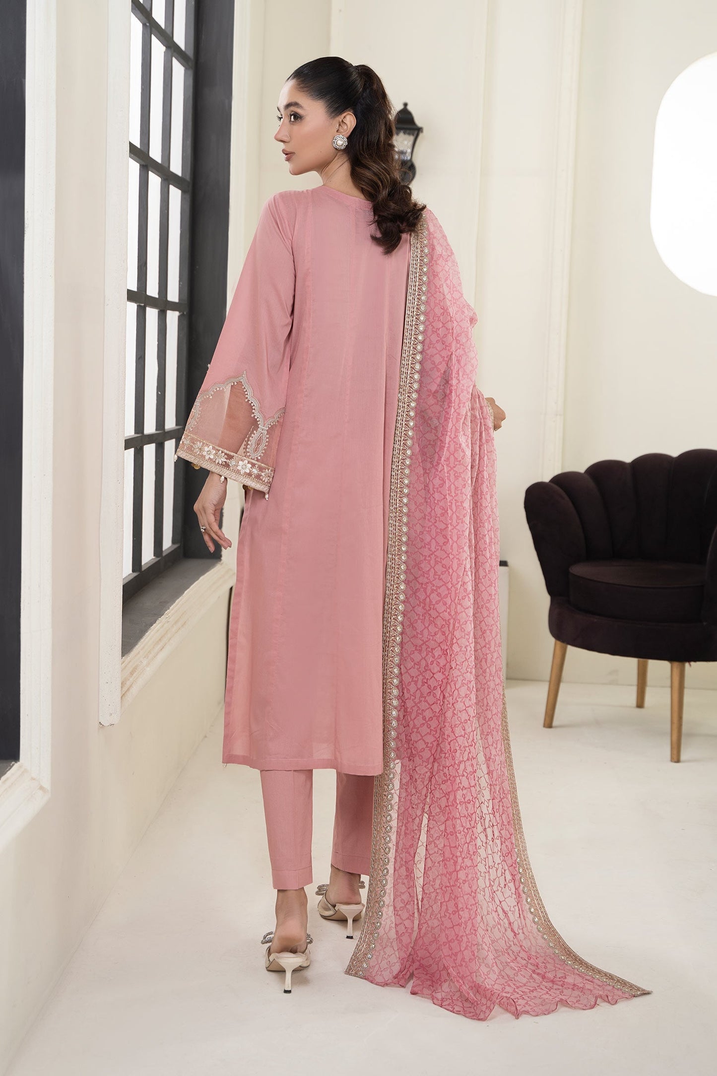 3 PIECE EMBROIDERED LAWN SUIT | DW-EF24-130