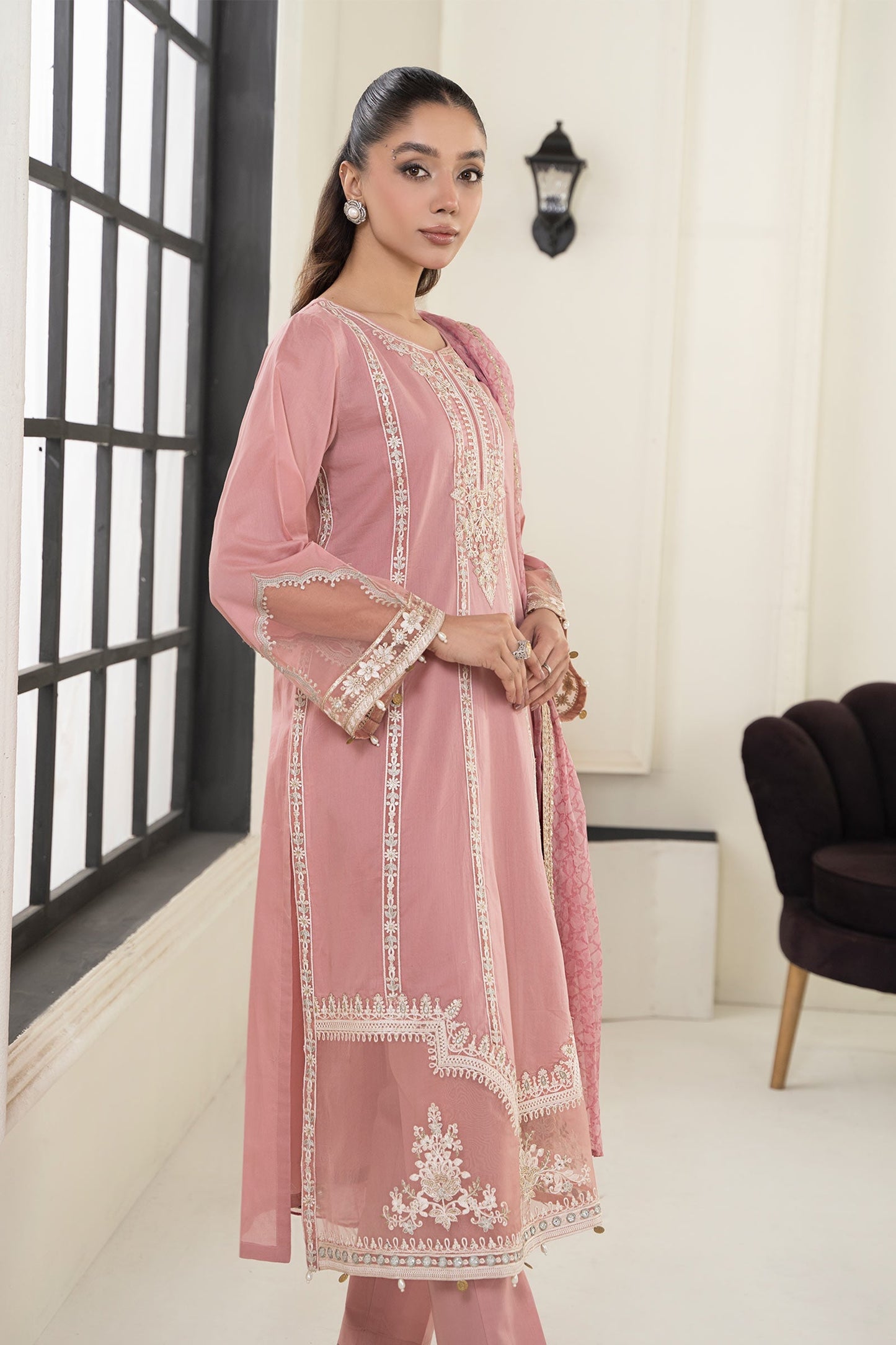 3 PIECE EMBROIDERED LAWN SUIT | DW-EF24-130