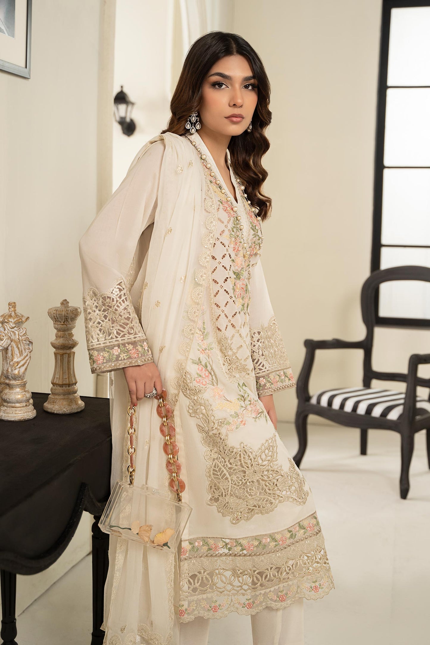 3 PIECE EMBROIDERED LAWN SUIT | DW-EF24-17