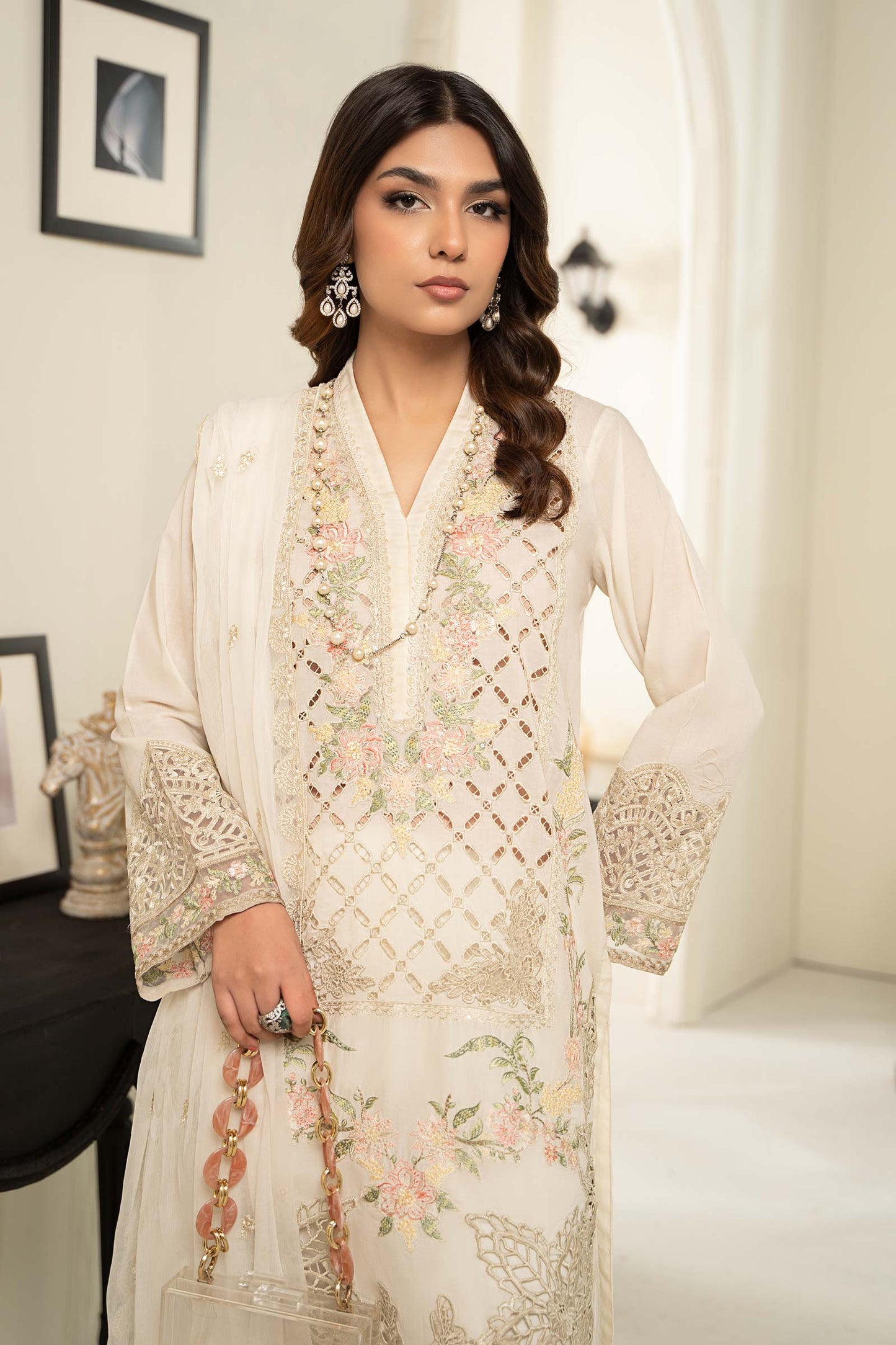 3 PIECE EMBROIDERED LAWN SUIT | DW-EF24-17