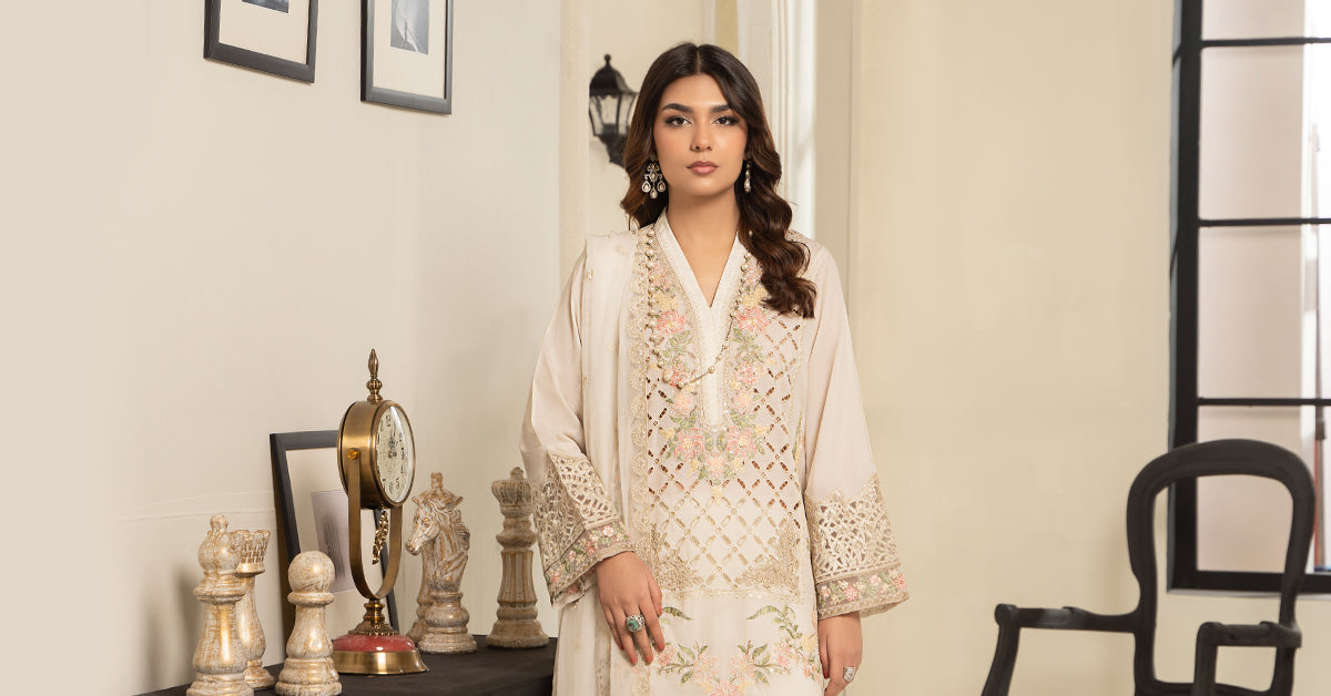 3 PIECE EMBROIDERED LAWN SUIT | DW-EF24-17