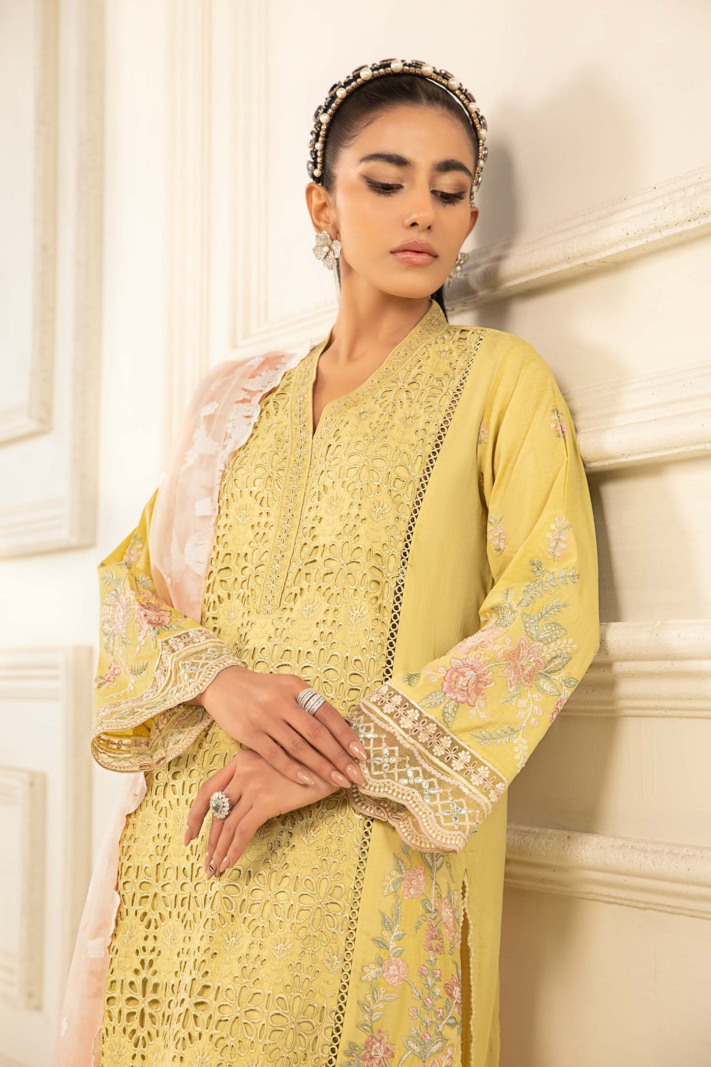 3 PIECE EMBROIDERED LAWN SUIT | DW-EF24-33