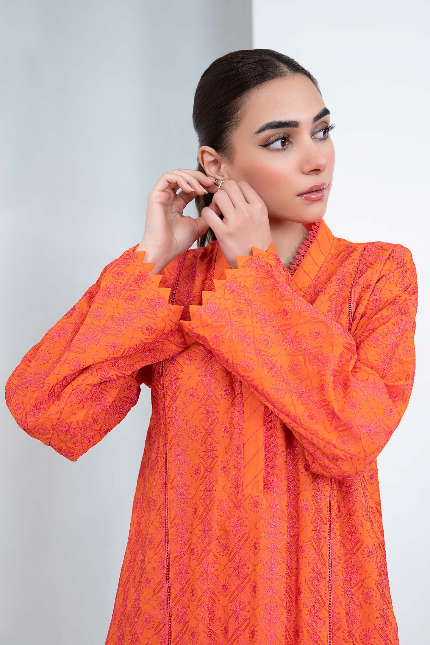 EMBROIDERED LAWN SHIRT | MB-EF24-36