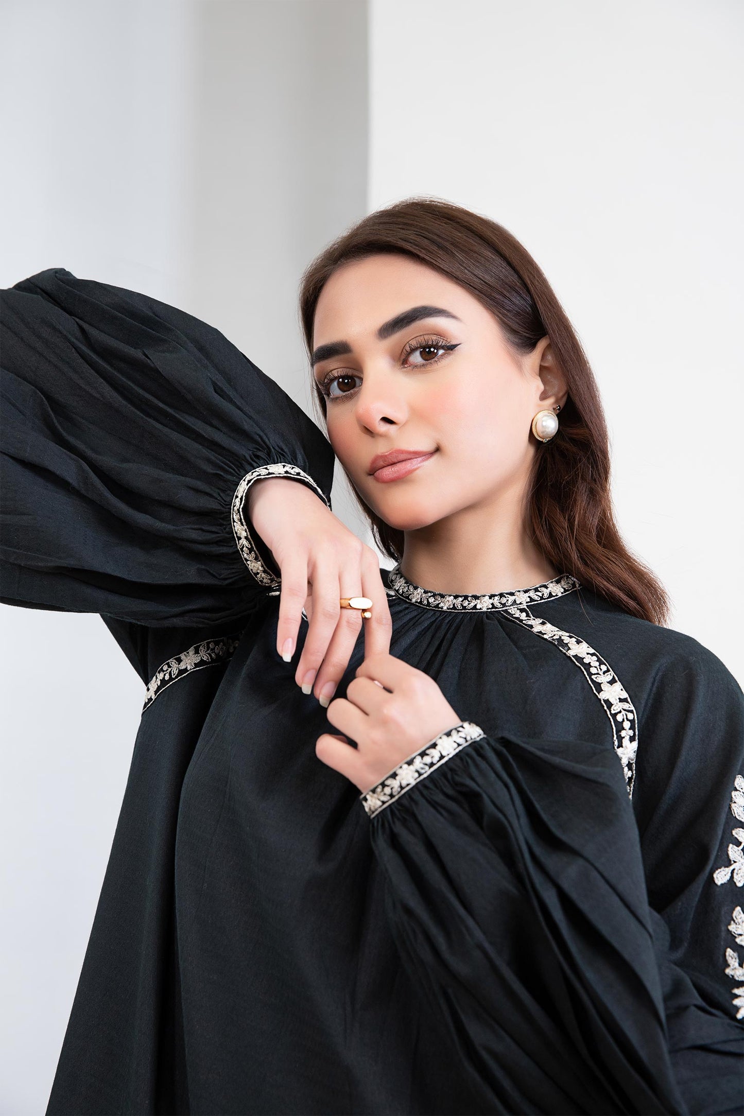 EMBROIDERED ARABIC LAWN SHIRT | MB-EF24-114