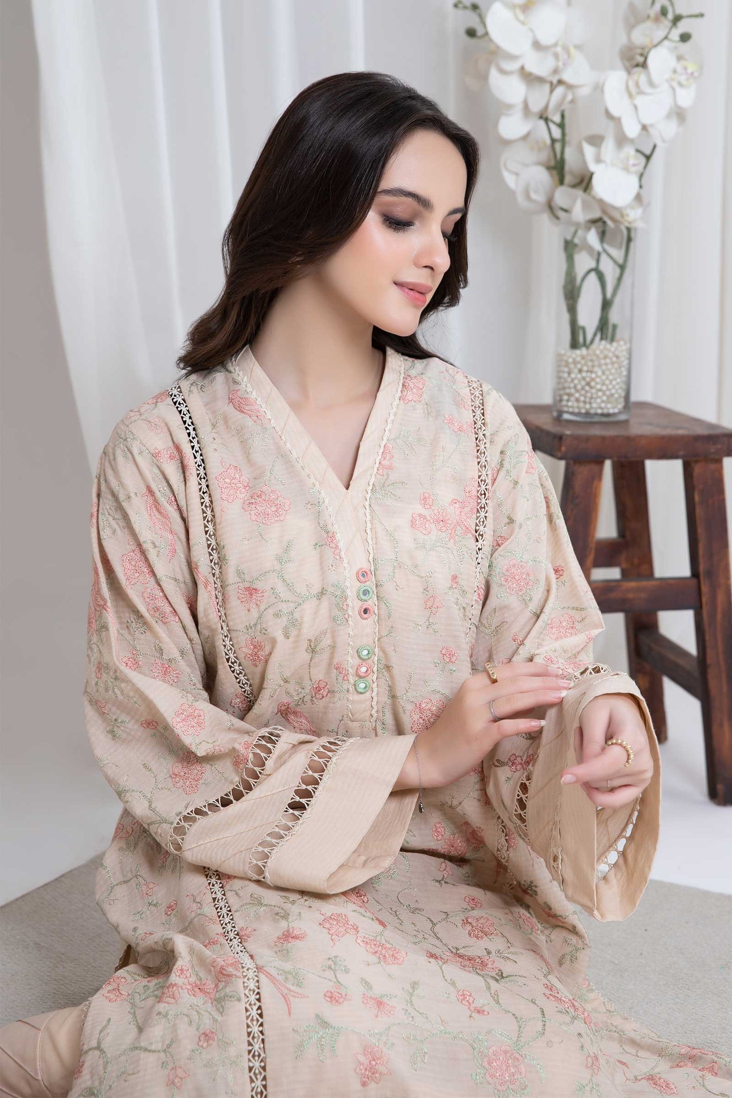 EMBROIDERED LAWN KURTA | MB-EF24-153