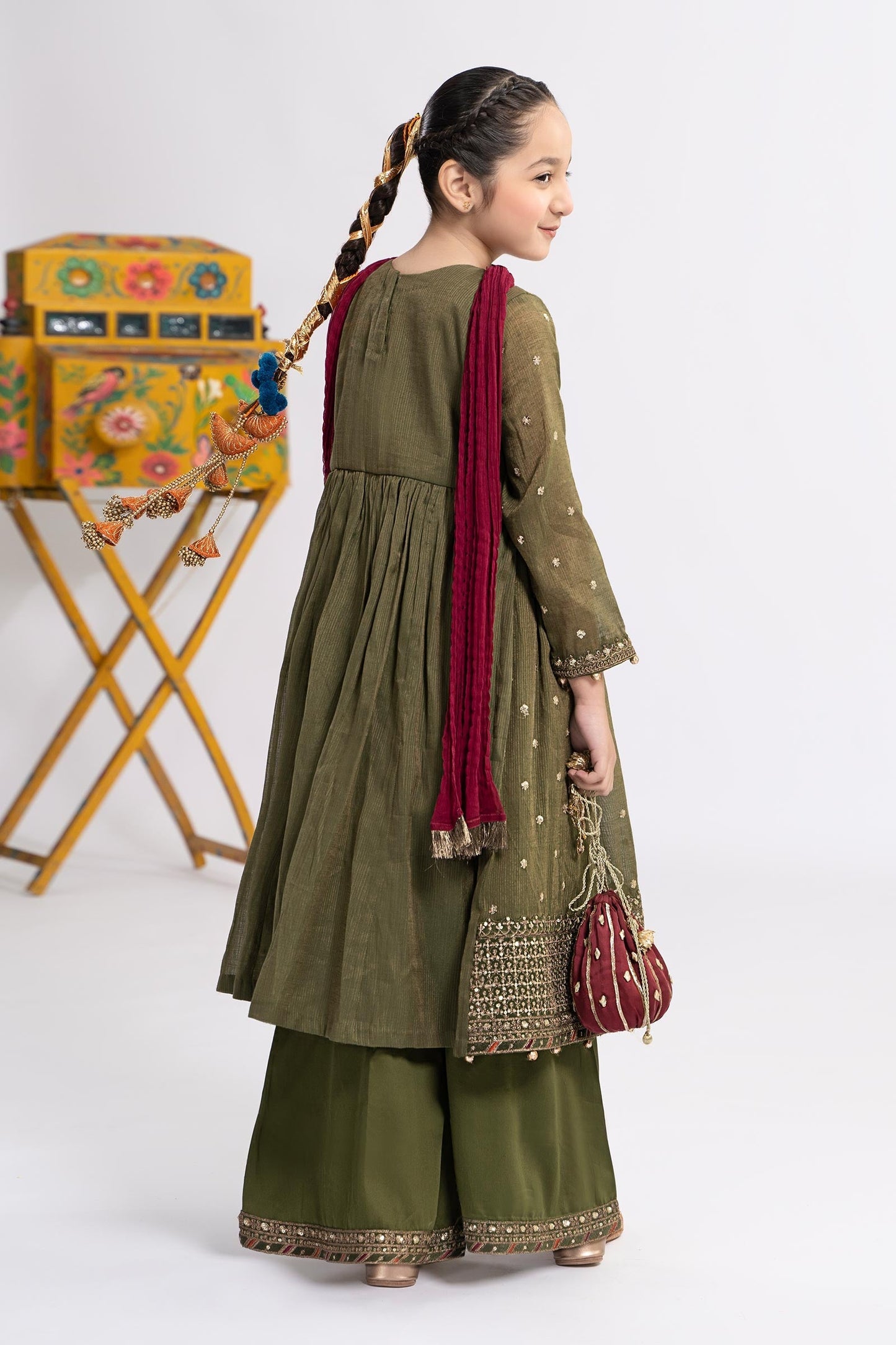 3 PIECE EMBROIDERED ZARI LAWN SUIT | MKS-EF24-33