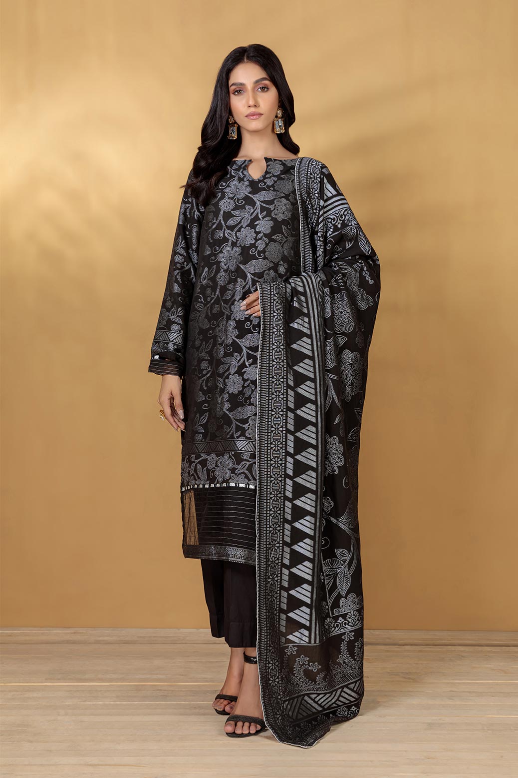 BLACK-JACQUARD-3 PIECE-SUIT (JRW223P02)