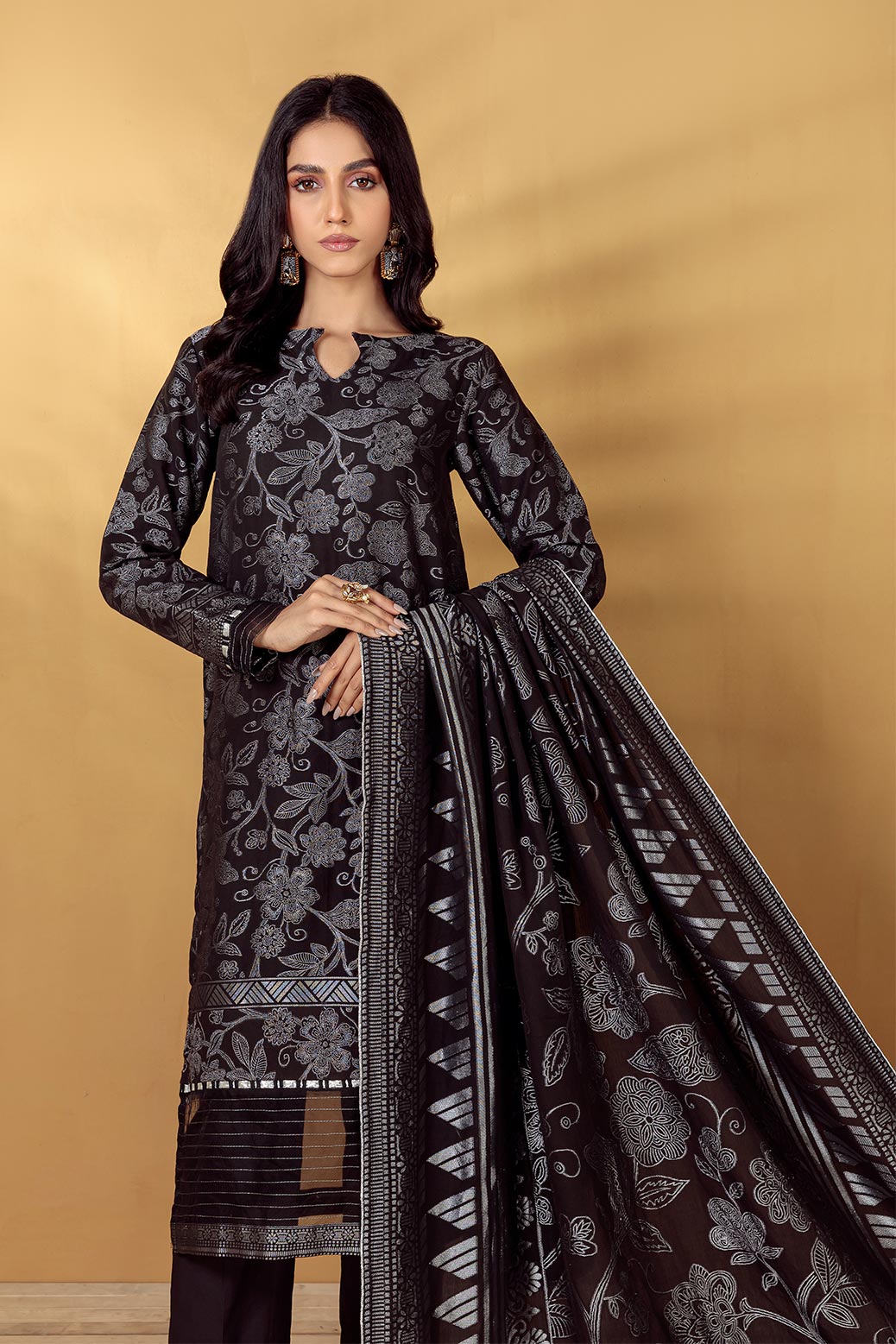 BLACK-JACQUARD-3 PIECE-SUIT (JRW223P02)