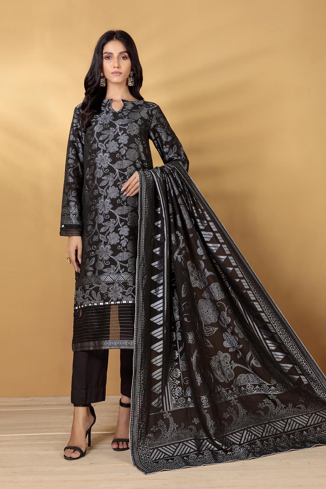 BLACK-JACQUARD-3 PIECE-SUIT (JRW223P02)