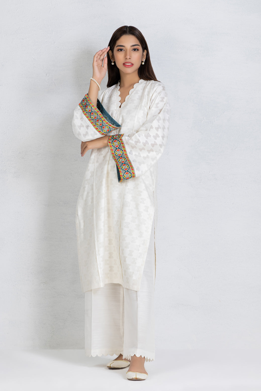 WHITE-JACQUARD-SUIT (PWS222P03)