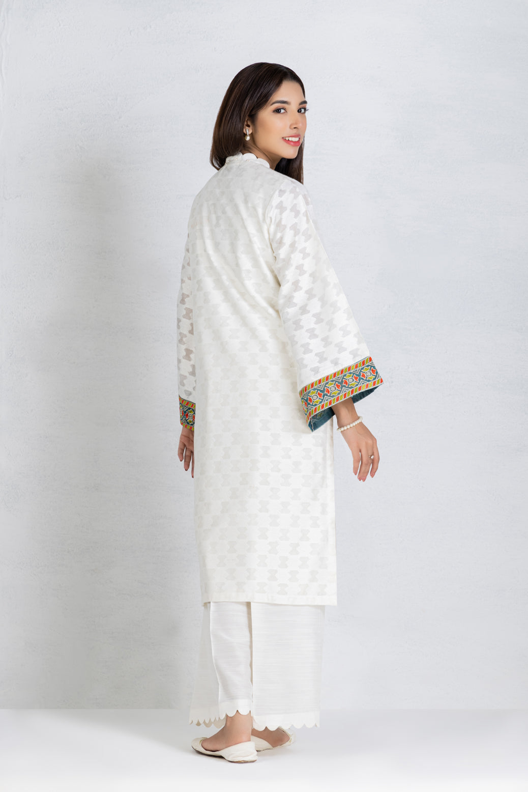 WHITE-JACQUARD-SUIT (PWS222P03)